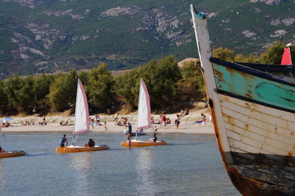 Camping Les Castors Hotell Calvi  Eksteriør bilde